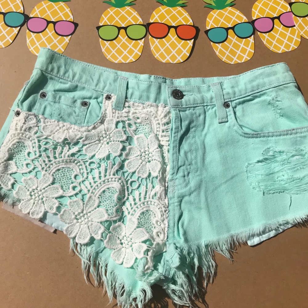 NWT MINT LF CAR MAR SHORTS SIZE 29 lace distressed